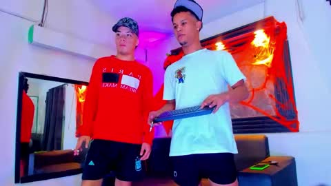 friends online show from 10/25/25, 04:09