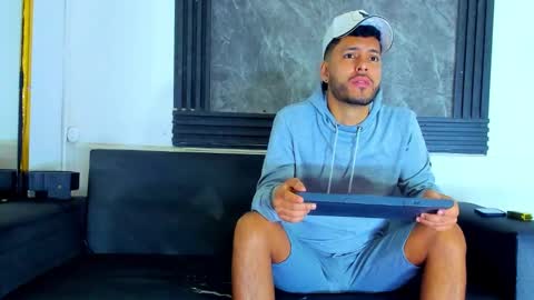 friends online show from 02/10/26, 04:49