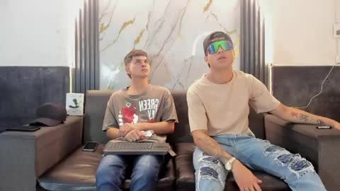 friends online show from 04/14/26, 04:07