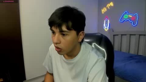 Stiwen online show from 11/25/25, 03:34