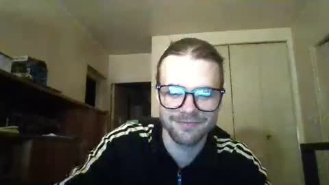 Snapshot of stockingsnfeet chatting on 12/16/24, 12:26 stockingsnfeet online show from 12/16/24, 12:26