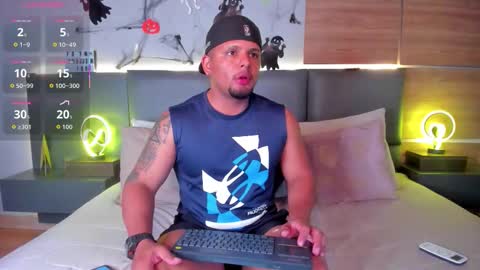 Snapshot of stone_lee_ chatting on 11/04/25, 09:08 Stone Lee online show from 11/04/25, 09:08