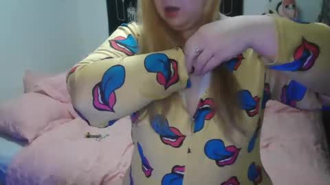 Snapshot of stoned2dabones666 chatting on 12/10/24, 11:32 Haily online show from 12/10/24, 11:32