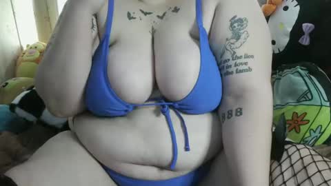 stonedbbw01 online show from 11/18/25, 05:56