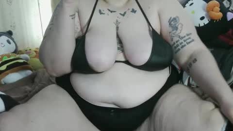 stonedbbw01 online show from 12/03/25, 07:27