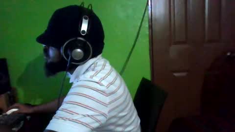 Snapshot of stonehardbbcdick2 chatting on 02/12/25, 11:30 stonehardbbcdick2 online show from 02/12/25, 11:30