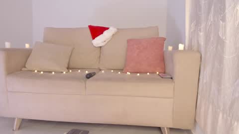 Zoe -INDEPENDENT MODEL online show from 12/14/24, 09:51