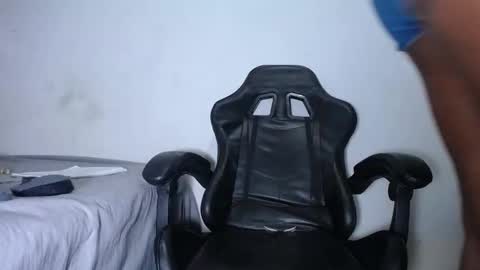 Snapshot of stormiing_18 chatting on 12/04/25, 04:38 stormiing_18 online show from 12/04/25, 04:38