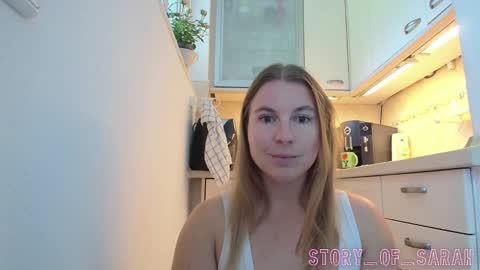 Snapshot of story_of_sarah chatting on 09/21/25, 08:38 Sarah online show from 09/21/25, 08:38