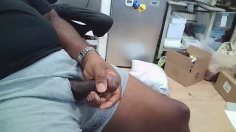 Snapshot of str8blkjaxfl chatting on 05/12/26, 05:10 NAV online show from 05/12/26, 05:10