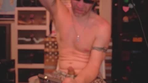 Str8 online show from 11/08/25, 09:24