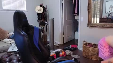 str8whiteboy21 online show from 09/12/25, 04:29