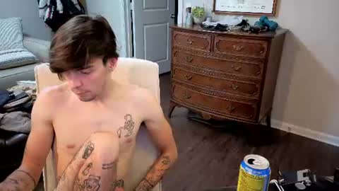 Snapshot of str8whiteboy21 chatting on 06/15/26, 04:42 str8whiteboy21 online show from 06/15/26, 04:42