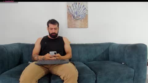 Snapshot of straight__friends chatting on 10/12/25, 02:27 straight__friends online show from 10/12/25, 02:27