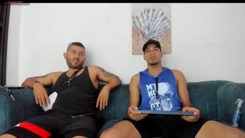 Snapshot of straight__friends chatting on 10/21/25, 02:29 straight__friends online show from 10/21/25, 02:29