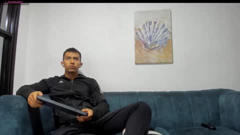 Snapshot of straight__friends chatting on 11/07/25, 02:50 straight__friends online show from 11/07/25, 02:50