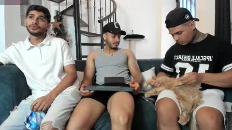 straight__friends online show from 12/21/25, 02:57