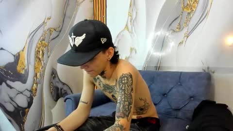 Snapshot of straightboy_nick chatting on 10/17/25, 01:09 NICK online show from 10/17/25, 01:09
