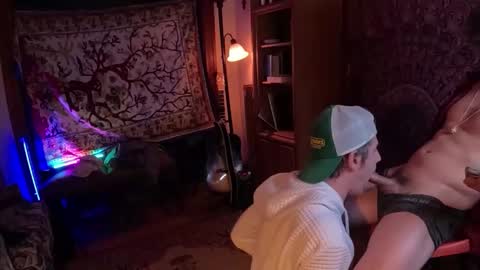 Snapshot of straightishd chatting on 12/04/25, 04:00 Cowboy Zuhly online show from 12/04/25, 04:00