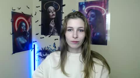 Snapshot of stranger_giirl chatting on 10/29/25, 07:21 Amalia online show from 10/29/25, 07:21