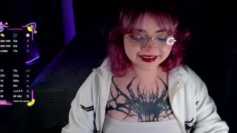 Snapshot of strangergirlxxx chatting on 04/24/26, 10:28 Carla Independent model online show from 04/24/26, 10:28