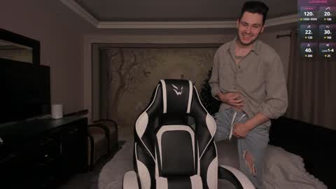 Snapshot of stranggee chatting on 12/24/24, 07:00 Artem online show from 12/24/24, 07:00