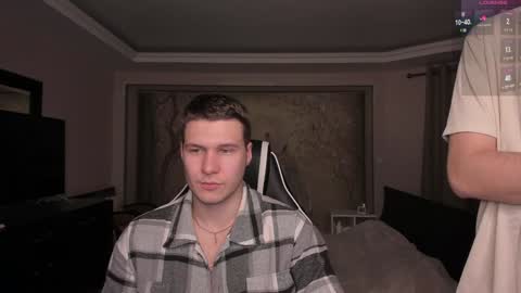 Snapshot of stranggee chatting on 01/12/25, 07:21 Artem online show from 01/12/25, 07:21