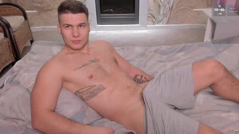 Snapshot of stranggee chatting on 01/18/25, 04:42 Artem online show from 01/18/25, 04:42