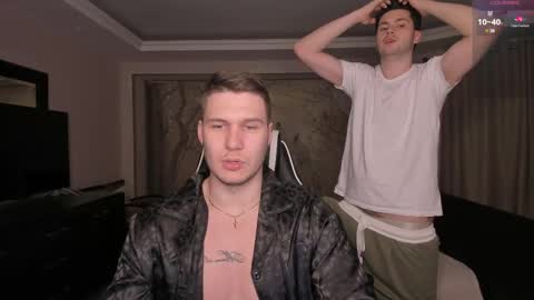 Snapshot of stranggee chatting on 02/14/25, 07:12 Artem online show from 02/14/25, 07:12