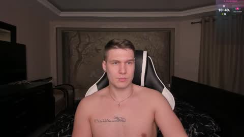 Snapshot of stranggee chatting on 02/17/25, 10:14 Artem online show from 02/17/25, 10:14