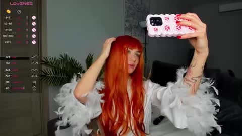 Laura online show from 11/26/25, 04:24