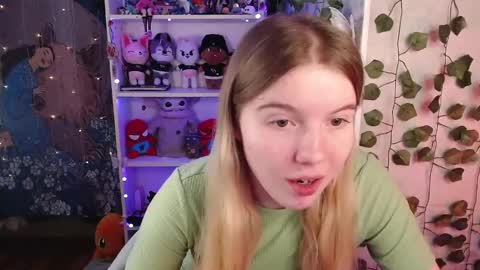 Snapshot of strawberry_juli chatting on 02/27/25, 05:34 Juli online show from 02/27/25, 05:34