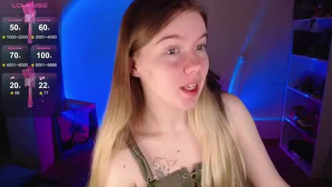 Snapshot of strawberry_juli chatting on 10/02/25, 06:09 Juli online show from 10/02/25, 06:09