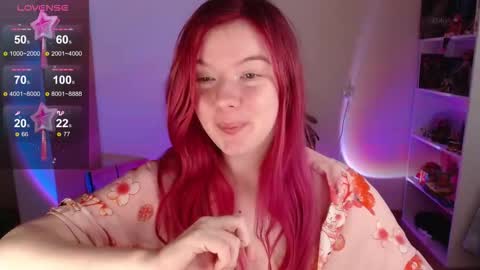 Snapshot of strawberry_juli chatting on 10/17/25, 08:39 Juli online show from 10/17/25, 08:39