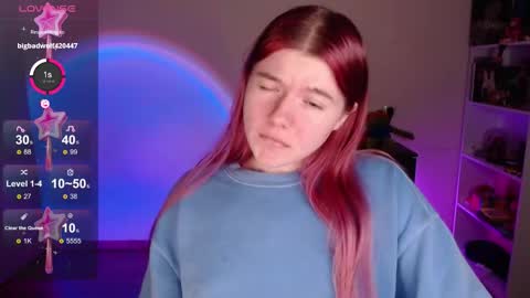 Snapshot of strawberry_juli chatting on 11/10/25, 04:11 Juli online show from 11/10/25, 04:11