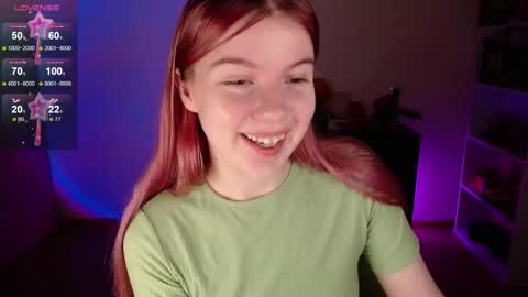 Snapshot of strawberry_juli chatting on 11/23/25, 07:19 Juli online show from 11/23/25, 07:19