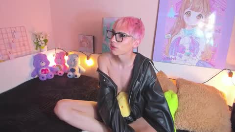 strawberry_kitty_ online show from 11/05/25, 03:01