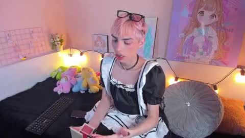 strawberry_kitty_ online show from 11/08/25, 04:23