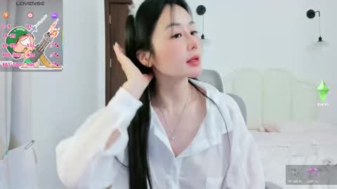 strawberry_loveee online show from 02/08/26, 04:43