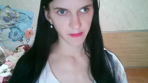 Strawberry Storm online show from 04/04/26, 04:15