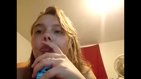 Strawberry online show from 01/09/26, 06:27