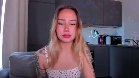 Tati and Lola online show from 10/18/25, 10:38