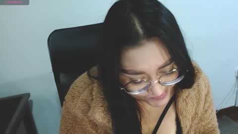 strawlux online show from 02/25/26, 03:49