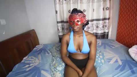 Snapshot of streetlioness chatting on 09/11/25, 10:54 streetlioness online show from 09/11/25, 10:54