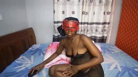 Snapshot of streetlioness chatting on 09/13/25, 11:59 streetlioness online show from 09/13/25, 11:59