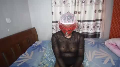 Snapshot of streetlioness chatting on 09/16/25, 05:03 streetlioness online show from 09/16/25, 05:03