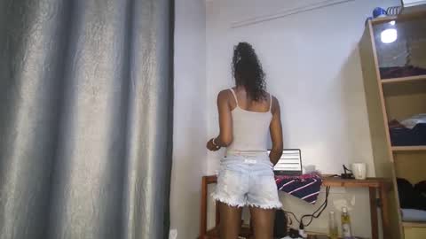 Snapshot of streetlioness chatting on 09/19/25, 07:32 streetlioness online show from 09/19/25, 07:32