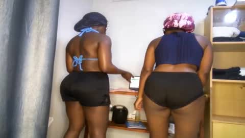 Snapshot of streetlioness chatting on 09/28/25, 07:03 streetlioness online show from 09/28/25, 07:03