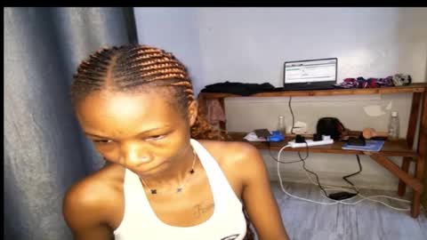 Snapshot of streetlioness chatting on 10/22/25, 07:02 streetlioness online show from 10/22/25, 07:02