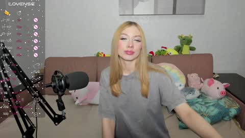 Snapshot of streis_mua chatting on 01/29/25, 09:17 Streis  open pvt online show from 01/29/25, 09:17
